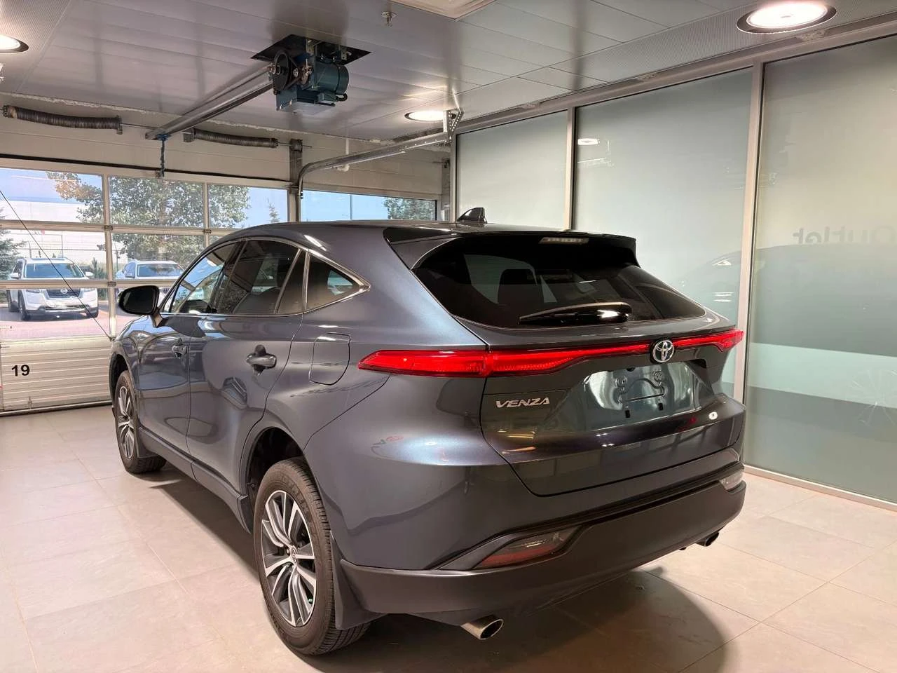 Toyota Venza NO ACCIDENTS | ONE OWNER | LE | Mobile.bg � ����������� 4