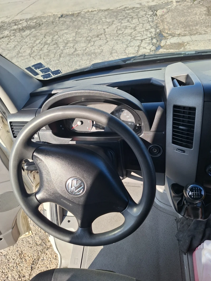 VW Crafter, снимка 15 - Бусове и автобуси - 48381189