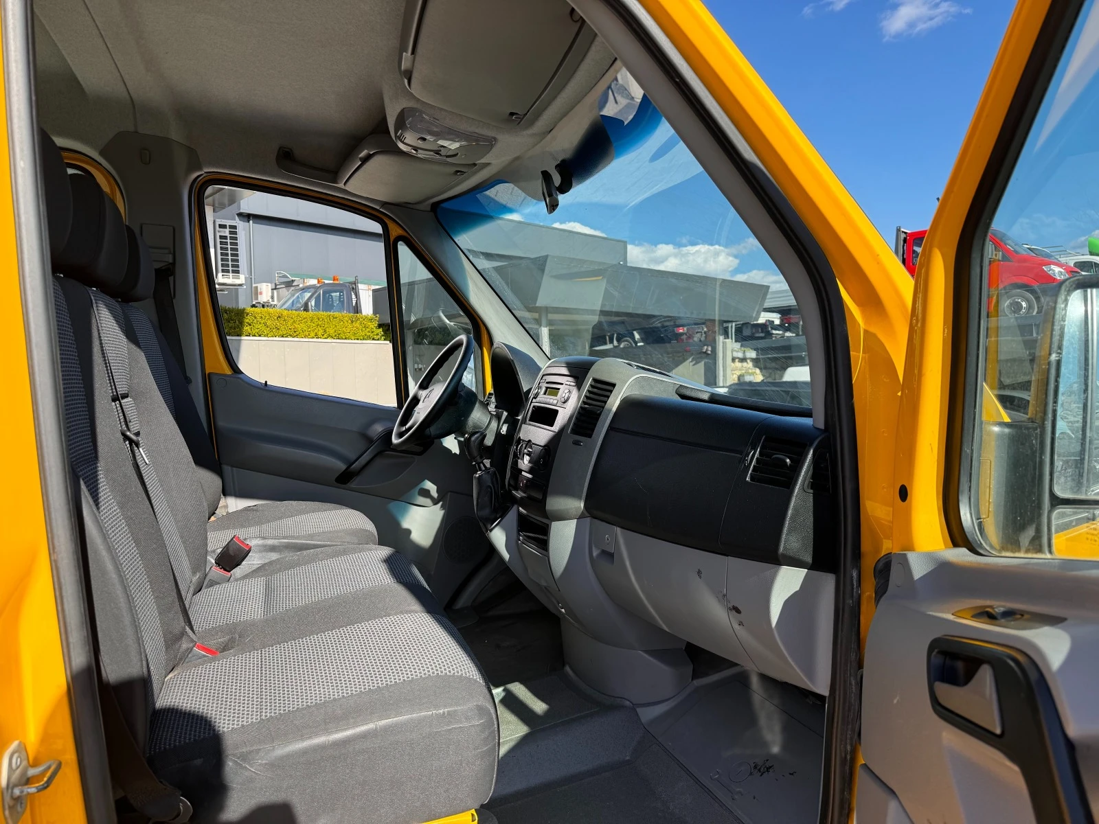 Mercedes-Benz Sprinter 516CDI до 3, 5т. 2.84м. 7-местен  - изображение 8