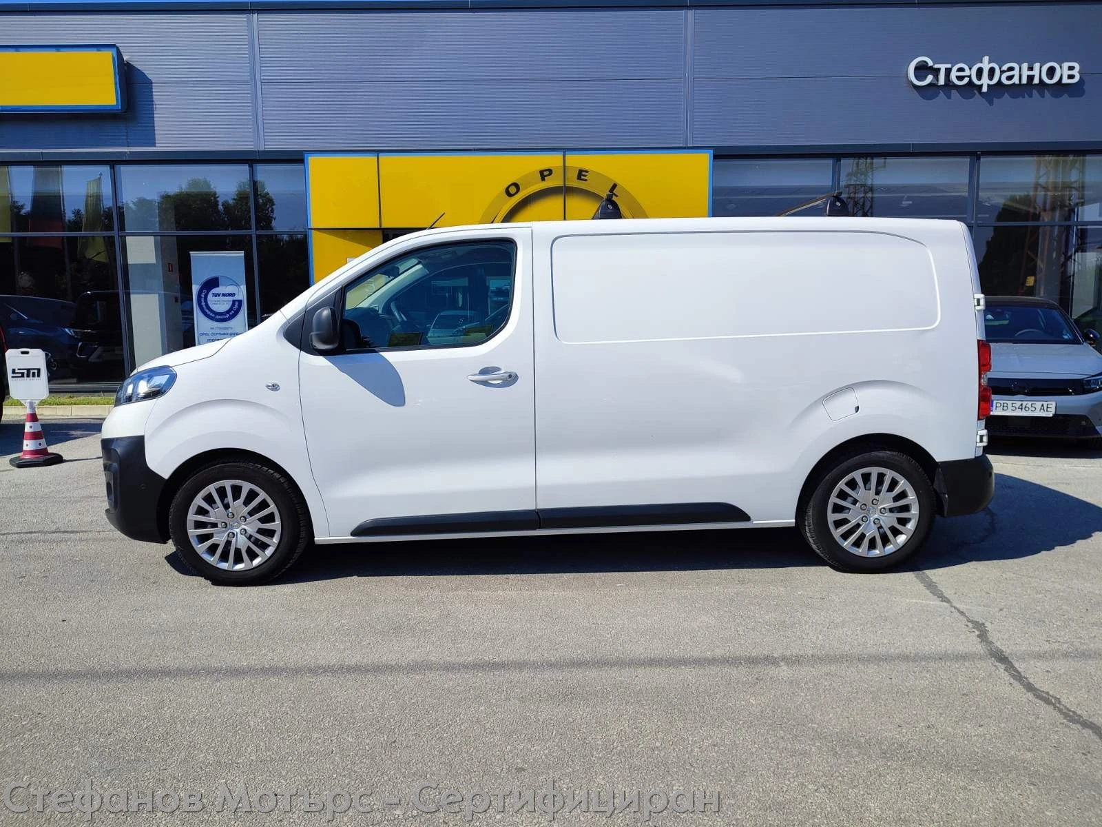 Opel Vivaro C Cargo M Edition 1.5D (120HP) MT6 - изображение 4