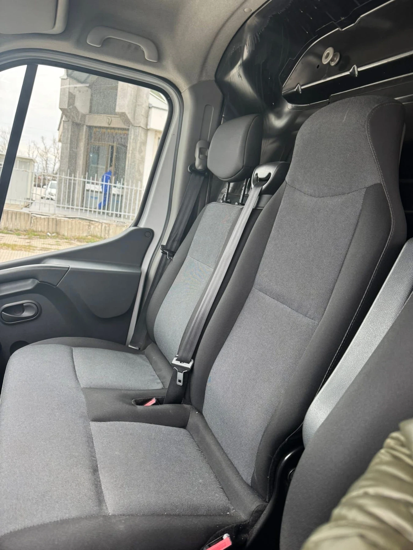 Renault Master 1 ви собственик Уникален, снимка 14 - Бусове и автобуси - 55112476