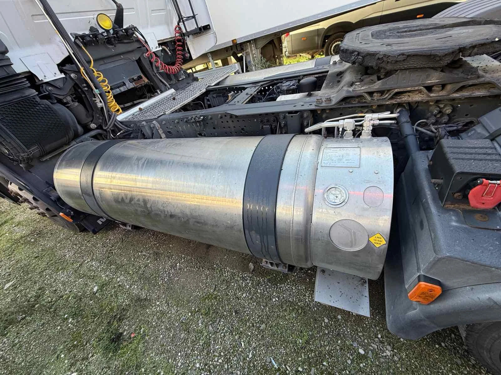 Iveco Stralis 400 МЕТАН - изображение 9