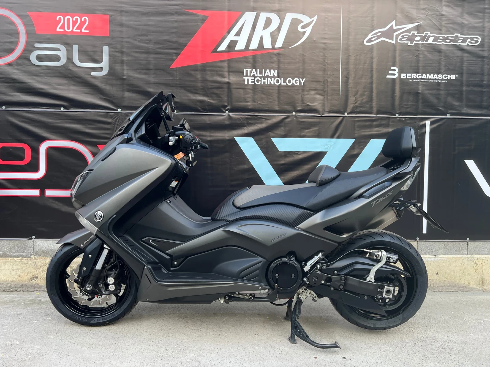 Yamaha T-max 530i-ABS-LED-2016г - изображение 2