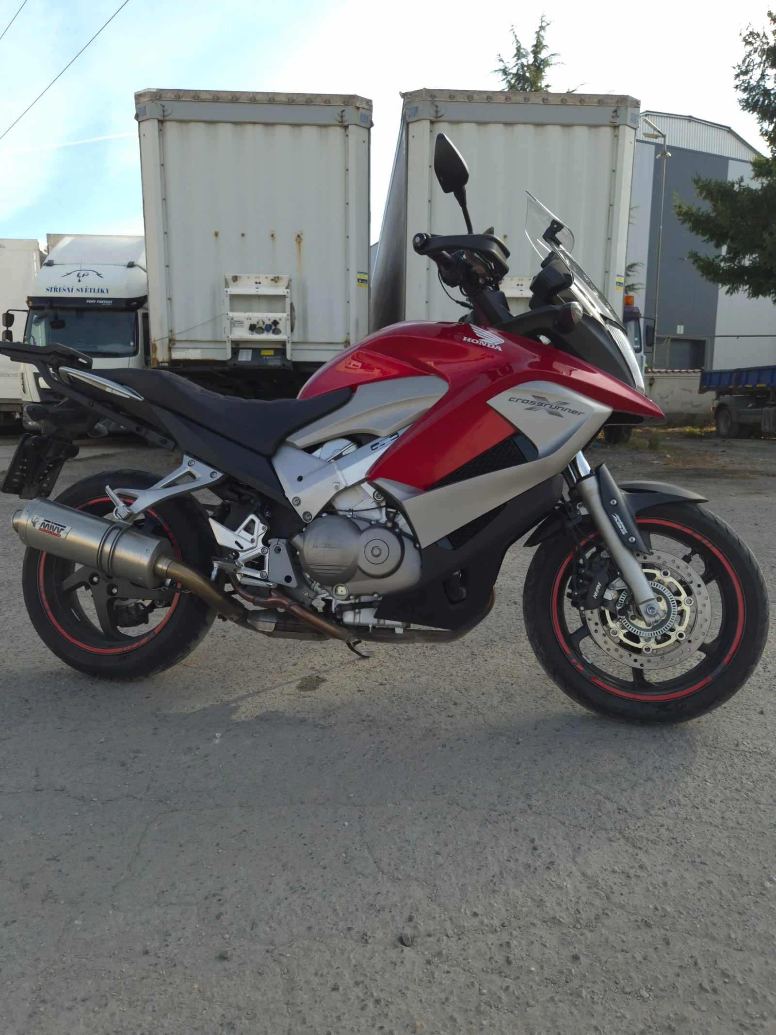 Honda Crossrunner 800x, снимка 2 - Мотоциклети и мототехника - 56468463