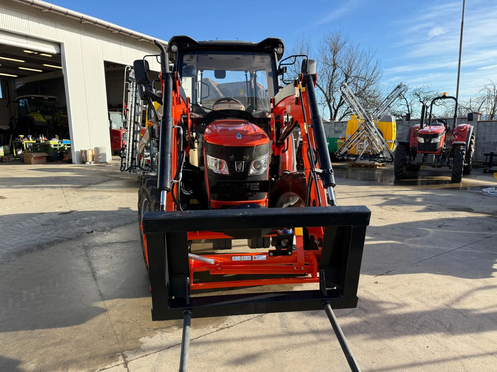 Трактор Tafe  7515 CAB CLIMA❗НАЛИЧНИ-ТОП ЦЕНA, снимка 4 - Селскостопанска техника - 49083225