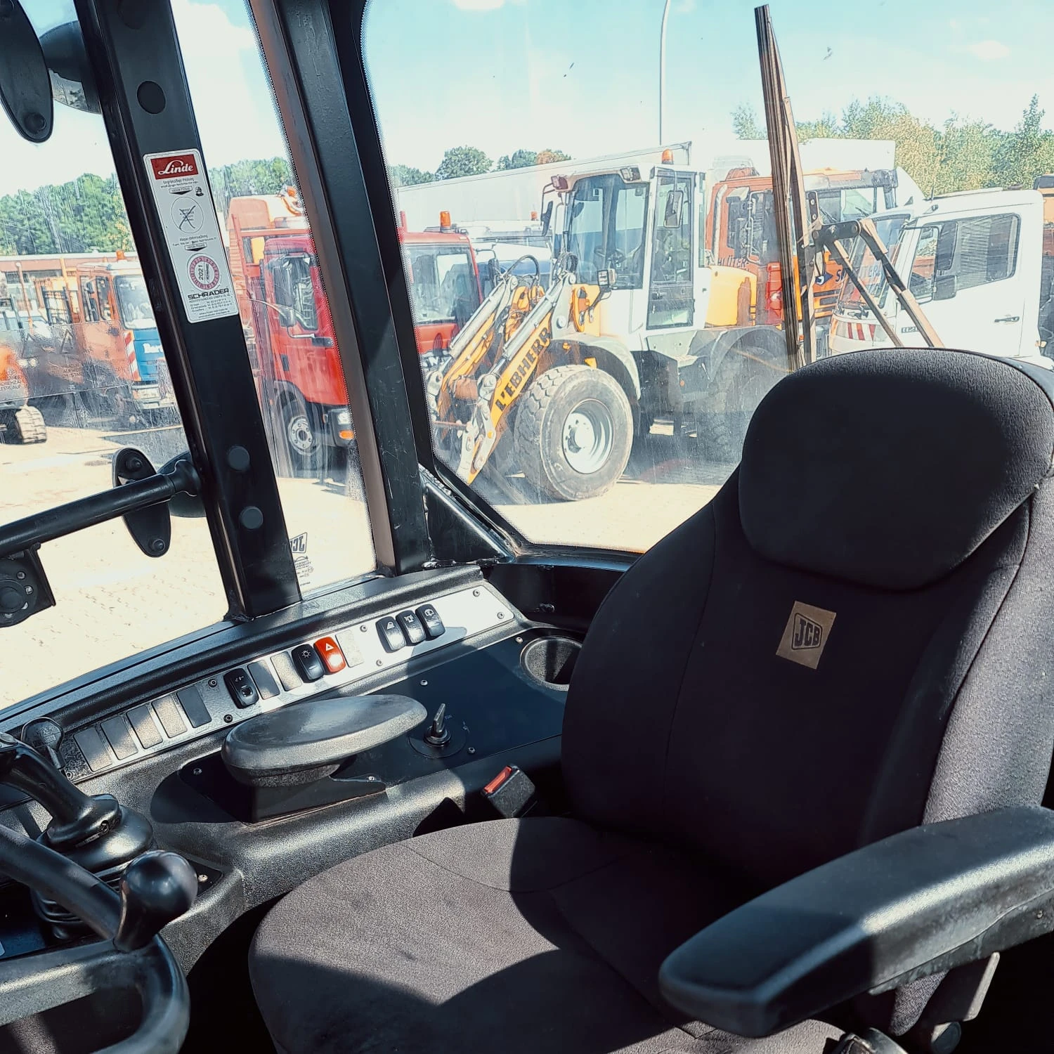 Челен товарач JCB 407 Bj - изображение 7