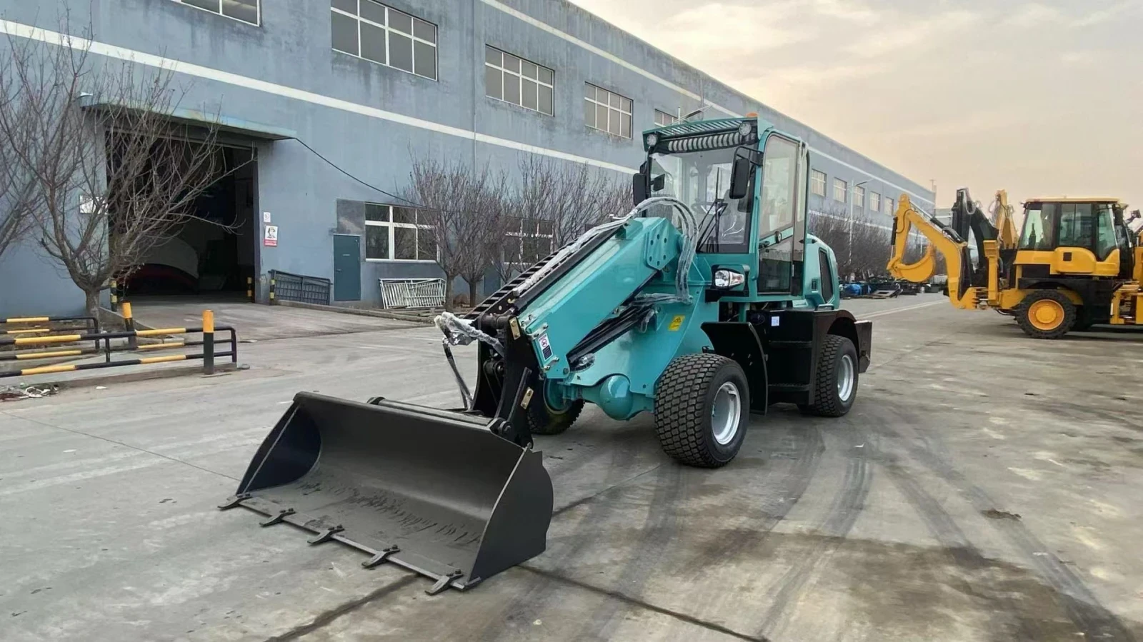 Телескопични товарачи Друга VSN  TH-15  1500кг. - изображение 3