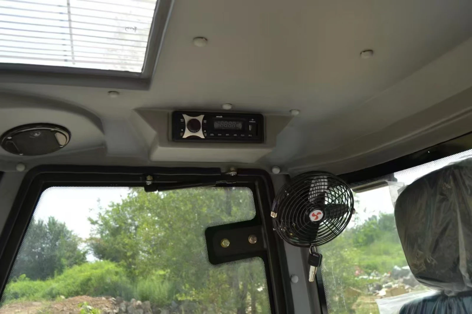 Телескопични товарачи Друга VSN  TH-15  1500кг. - изображение 6