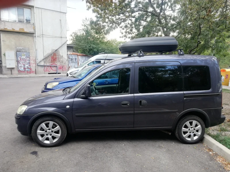 Opel Combo, снимка 2 - Автомобили и джипове - 47122367