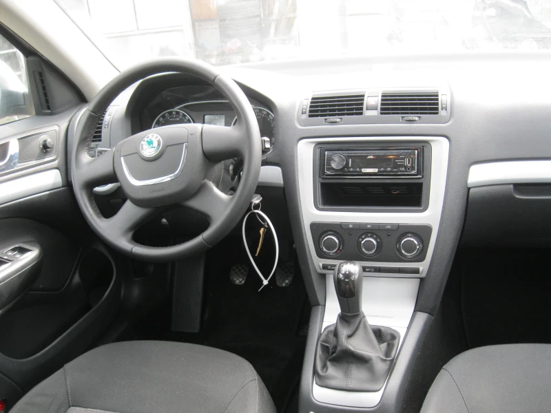Skoda Octavia, снимка 15 - Автомобили и джипове - 49633959