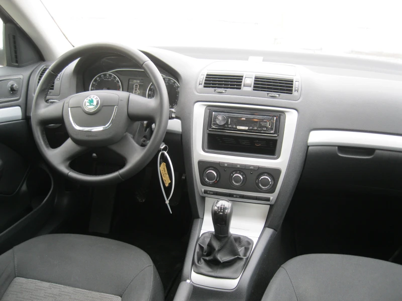 Skoda Octavia, снимка 10 - Автомобили и джипове - 49633959
