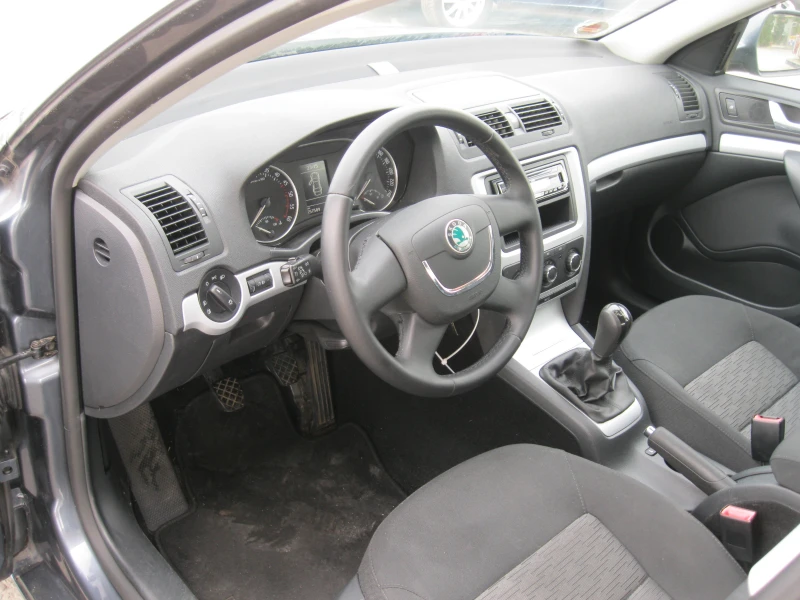 Skoda Octavia, снимка 13 - Автомобили и джипове - 49633959