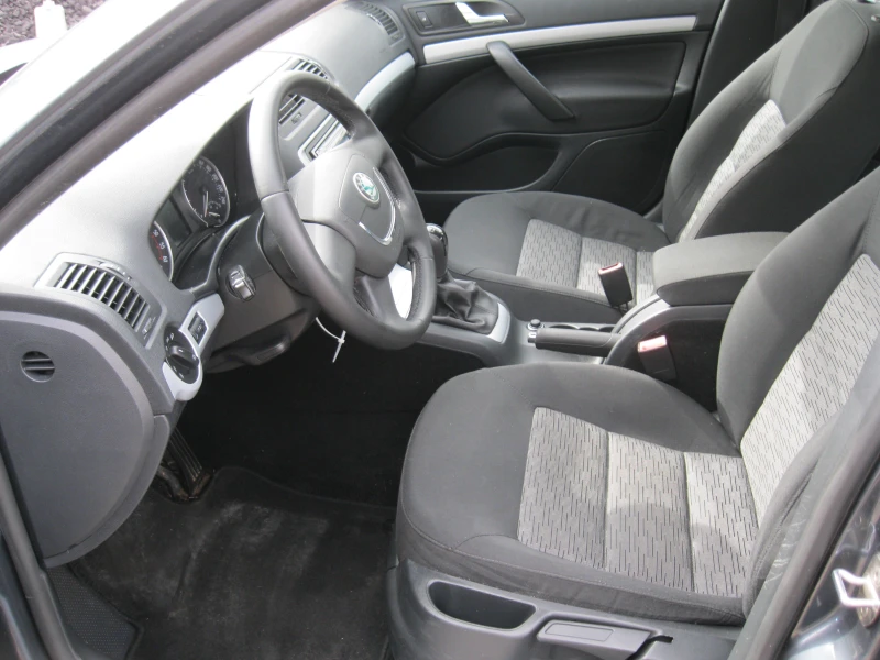 Skoda Octavia, снимка 16 - Автомобили и джипове - 49633959