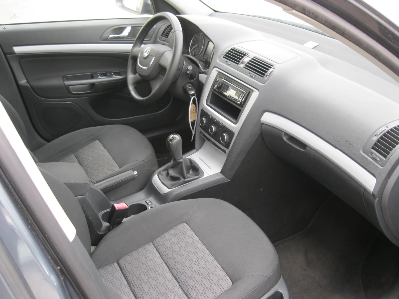 Skoda Octavia, снимка 11 - Автомобили и джипове - 49633959