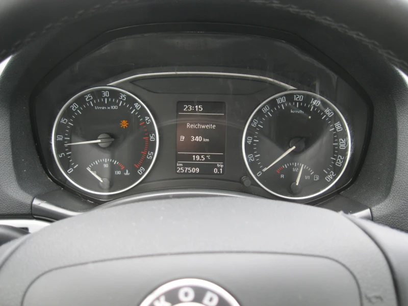 Skoda Octavia, снимка 14 - Автомобили и джипове - 49633959