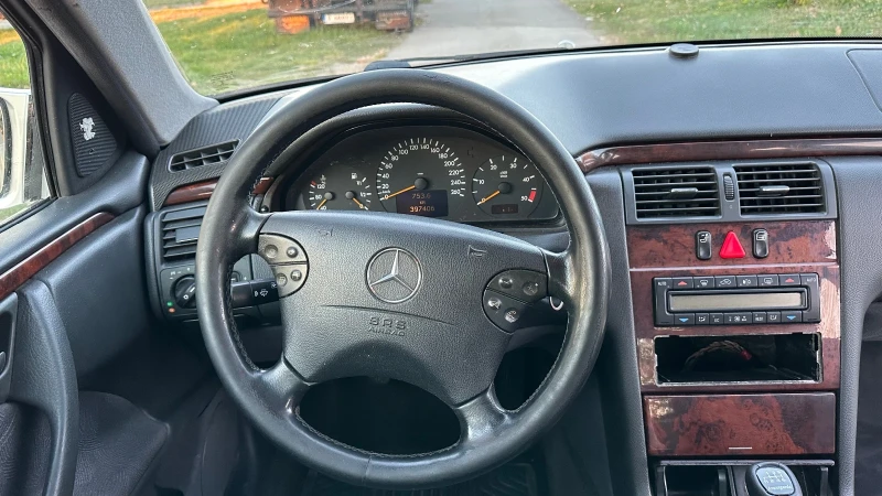 Mercedes-Benz E 220 Facelift 150 Коня 6 Степена Клима, снимка 6 - Автомобили и джипове - 50889801
