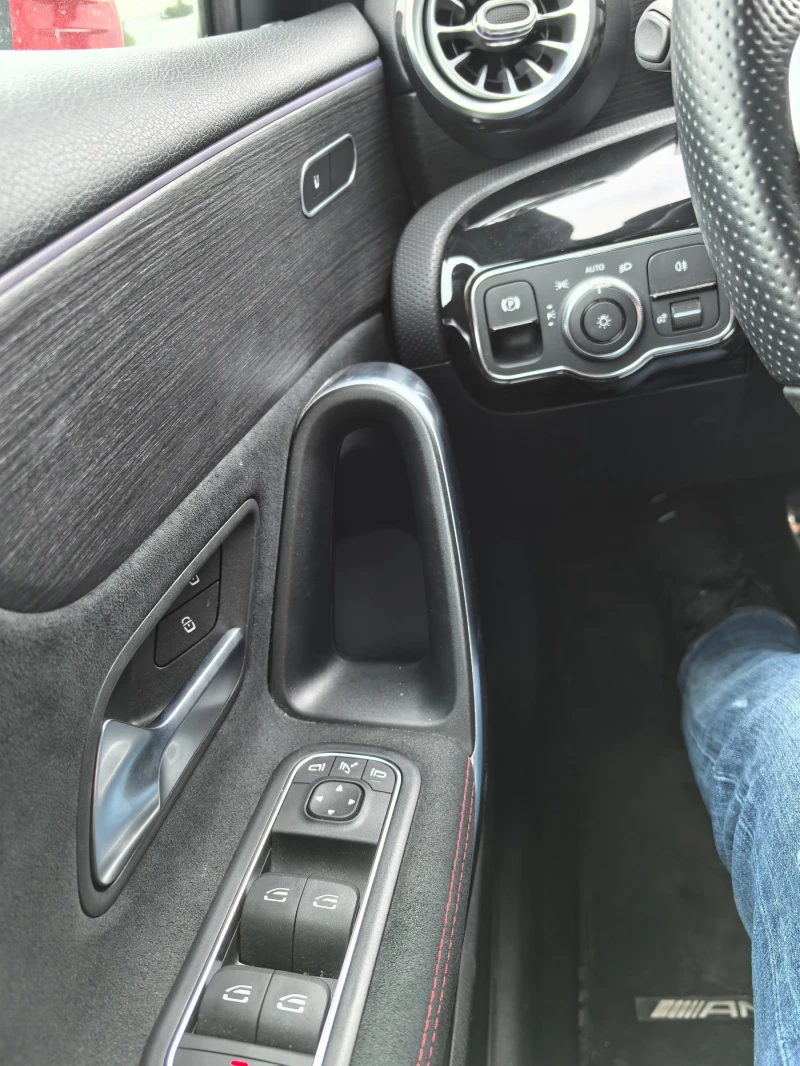 Mercedes-Benz A 180 d Compact AMG пакет, снимка 10 - Автомобили и джипове - 52516164