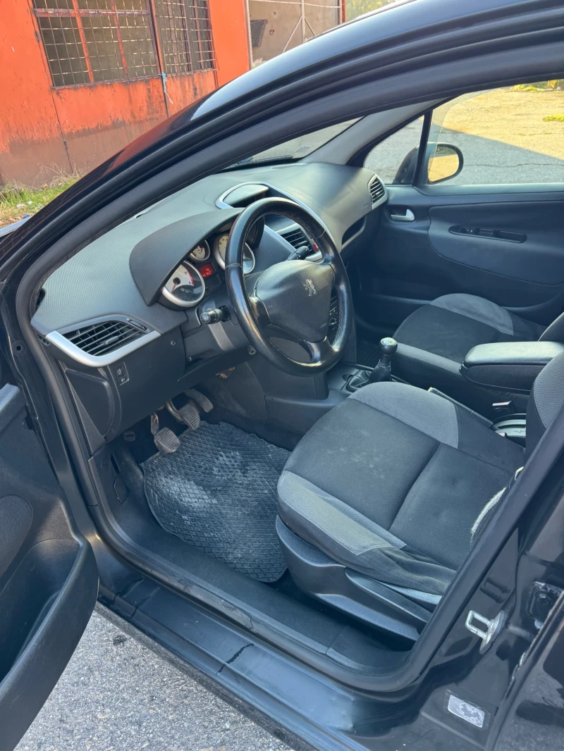 Peugeot 207 1.4 HDi, снимка 8 - Автомобили и джипове - 52657320
