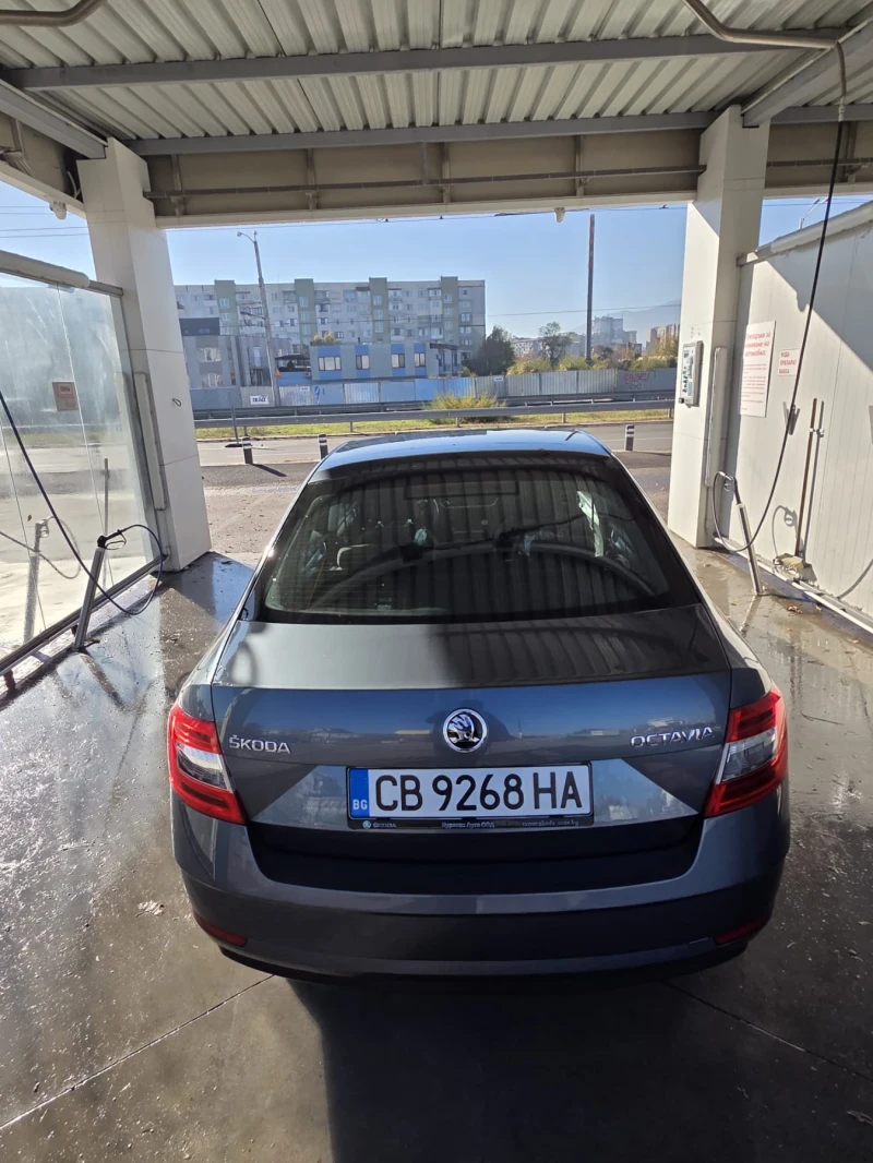 Skoda Octavia Купена е от Шкода Еуратек с пълна сервизна история, снимка 4 - Автомобили и джипове - 52728354