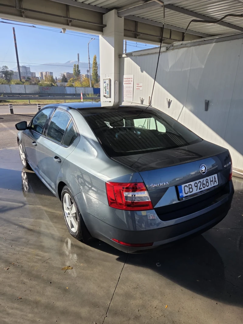 Skoda Octavia Купена е от Шкода Еуратек с пълна сервизна история, снимка 2 - Автомобили и джипове - 52728354