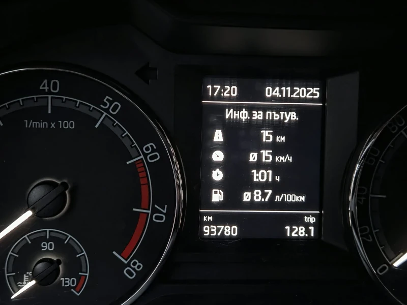 Skoda Octavia Купена е от Шкода Еуратек с пълна сервизна история, снимка 5 - Автомобили и джипове - 52728354