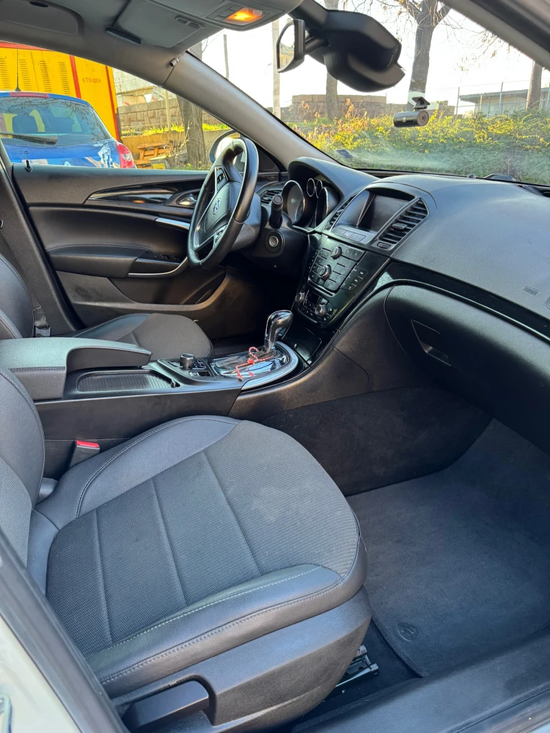 Opel Insignia, снимка 8 - Автомобили и джипове - 52842451