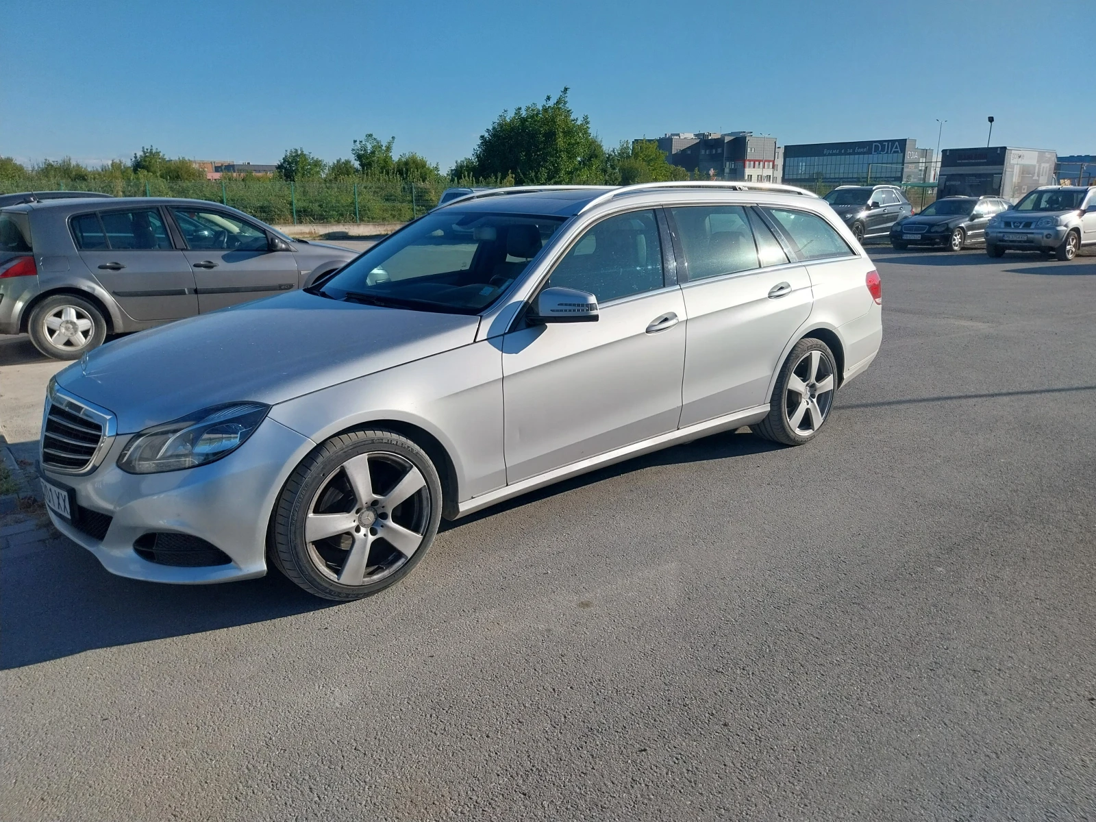 Mercedes-Benz E 200, снимка 1