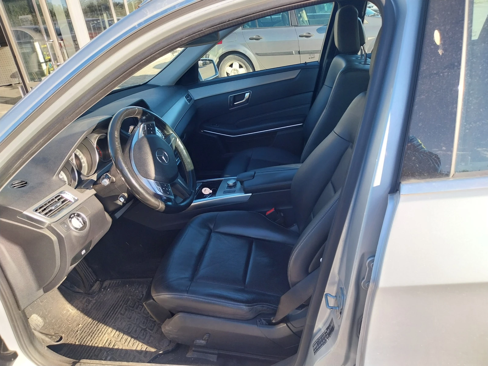 Mercedes-Benz E 200  - изображение 6