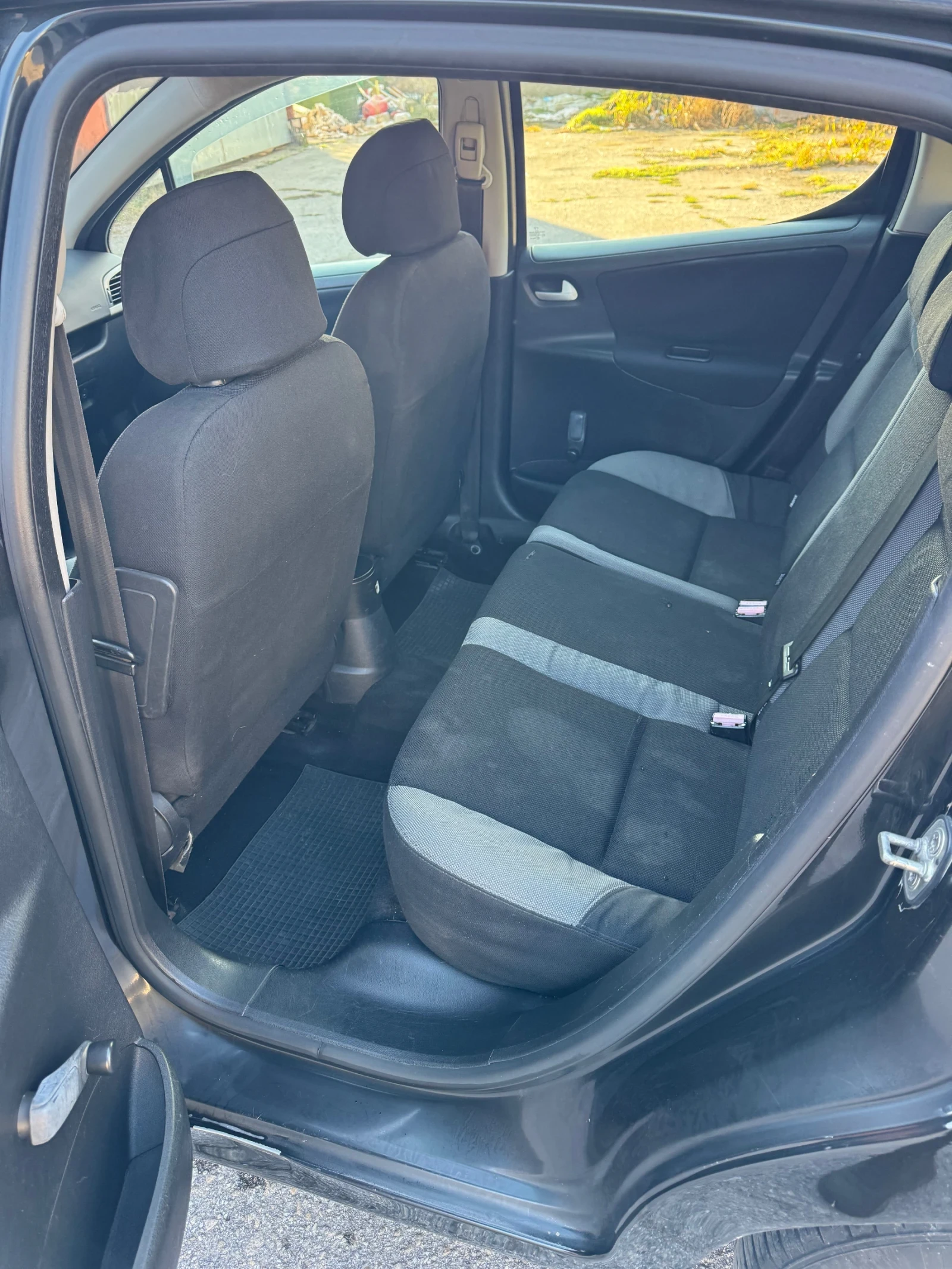 Peugeot 207 1.4 HDi - изображение 10