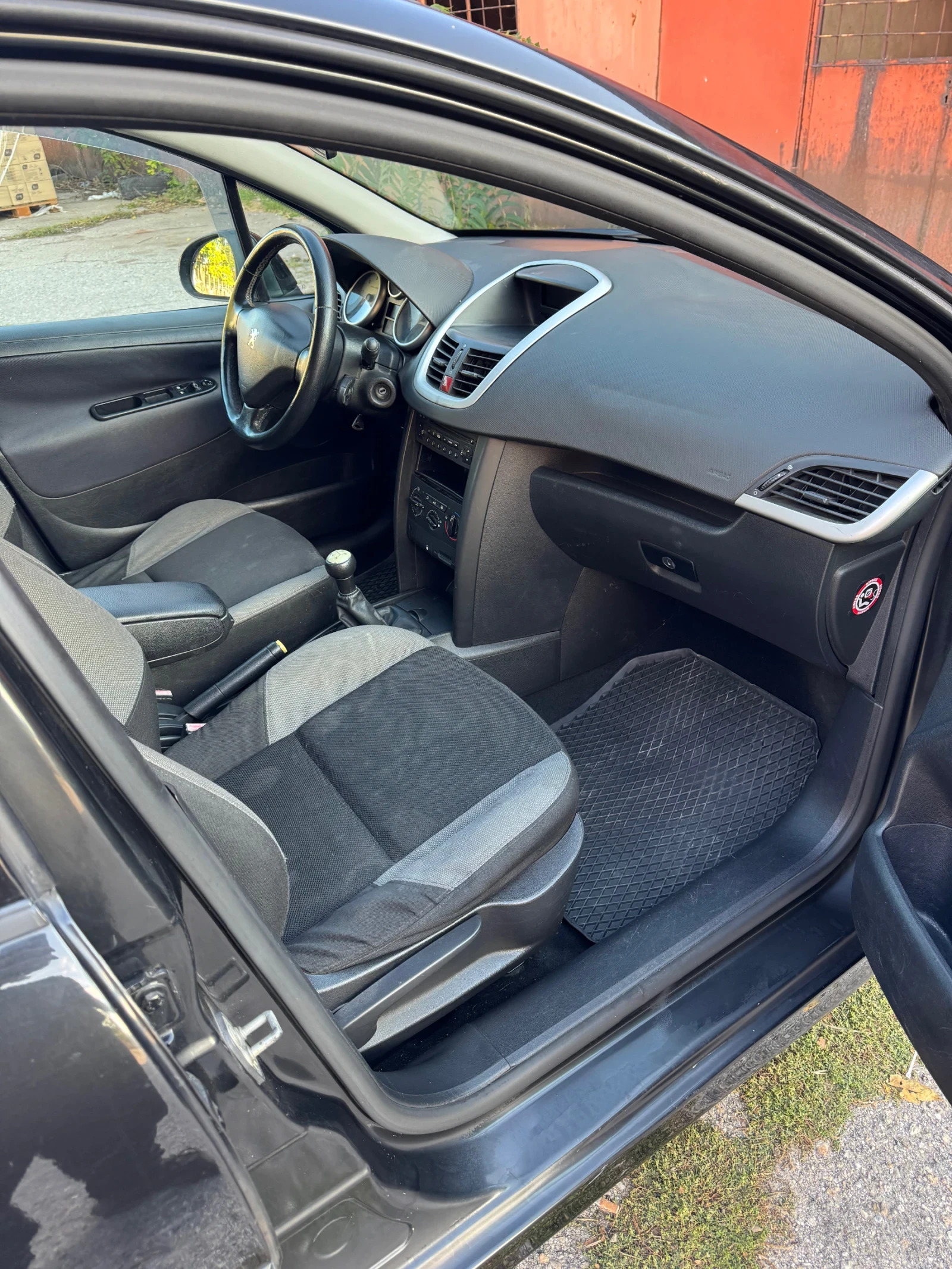 Peugeot 207 1.4 HDi - изображение 9