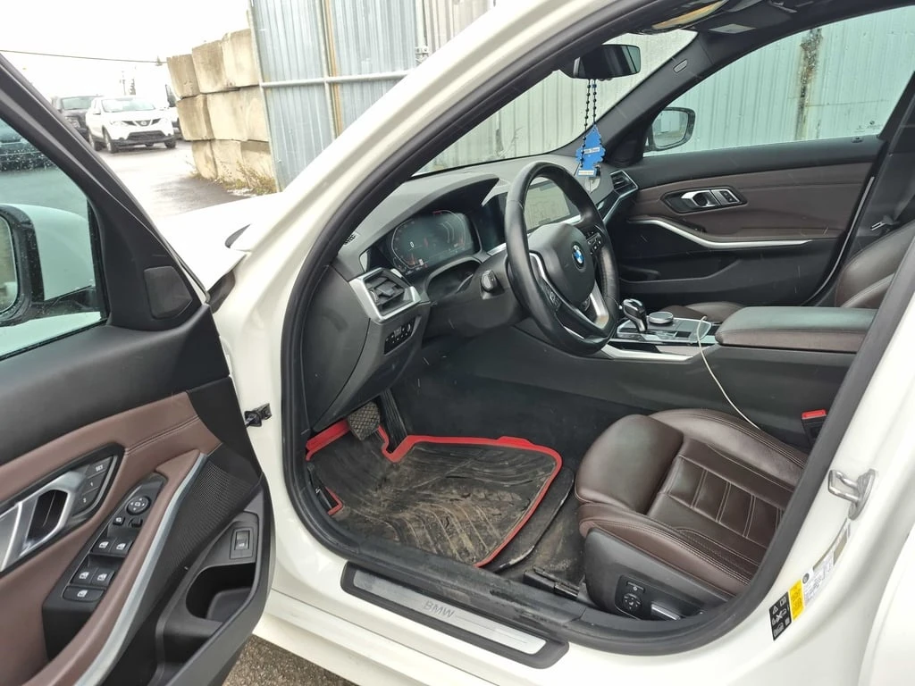 BMW 330 * 330i xDrive * CARFAX *    | Mobile.bg   5