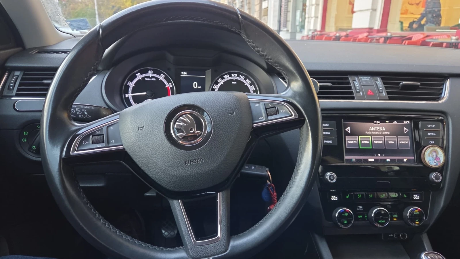 Skoda Octavia Купена е от Шкода Еуратек с пълна сервизна история - изображение 9