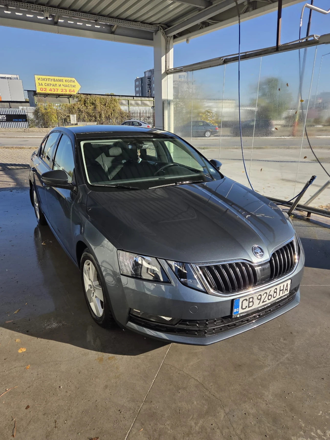 Skoda Octavia Купена е от Шкода Еуратек с пълна сервизна история - изображение 3