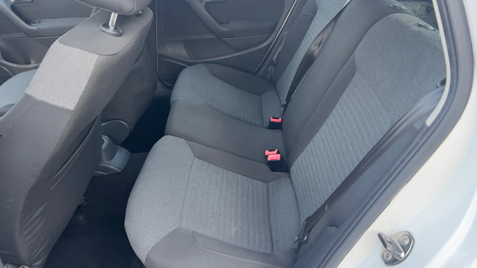 VW Polo 1.4i GAZ  - изображение 10