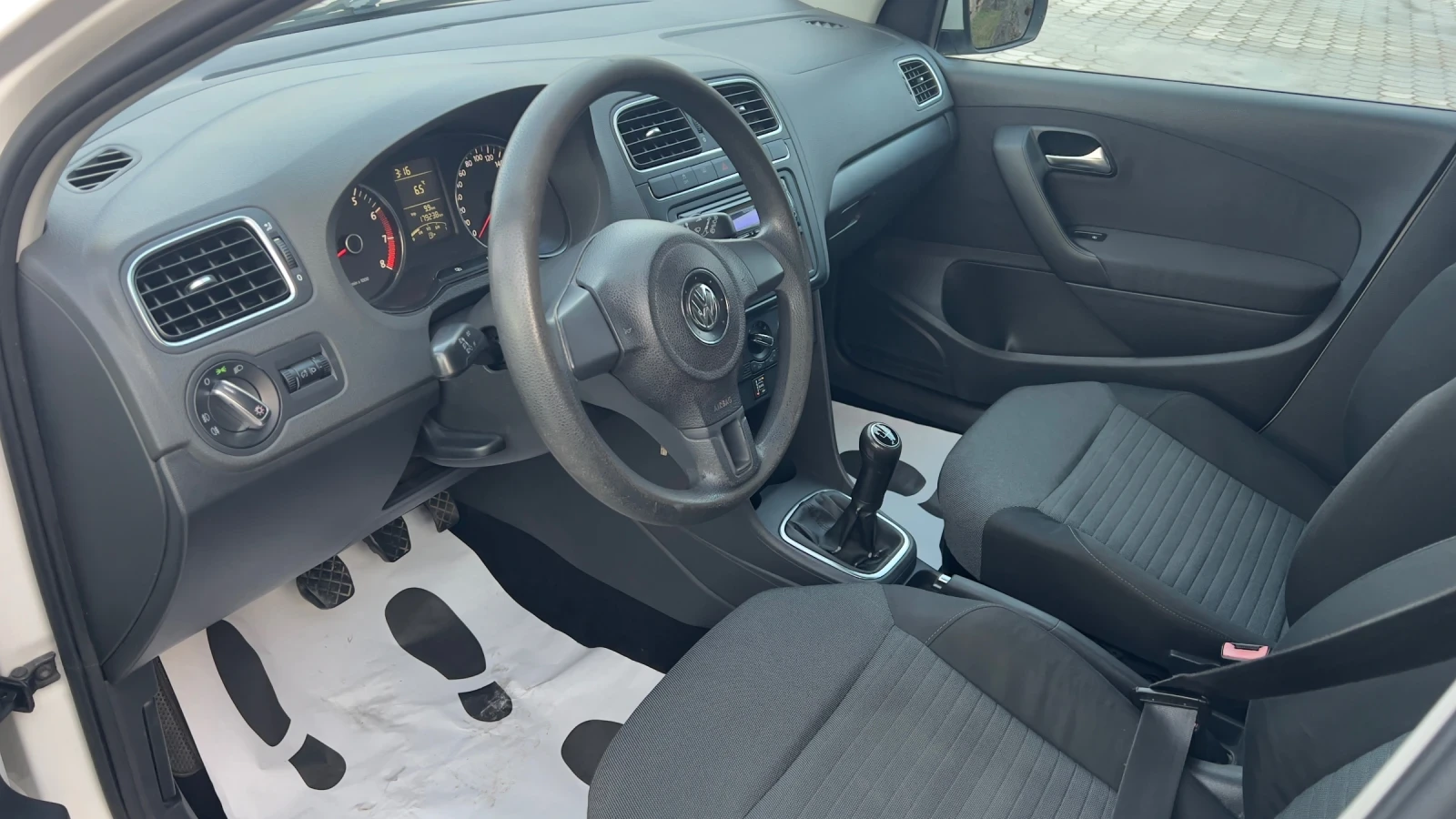 VW Polo 1.4i GAZ  - изображение 6