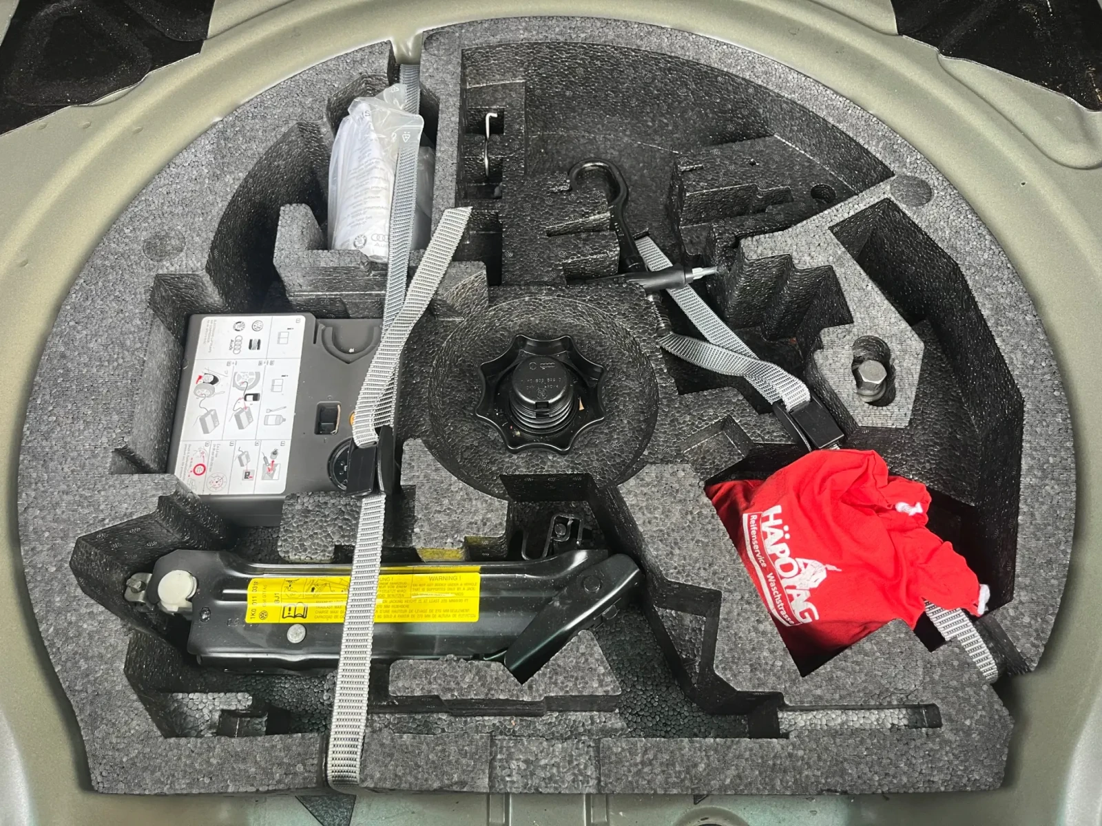 VW Golf 2.0T - GTI - XENON - SWISS, снимка 13 - Автомобили и джипове - 53933236