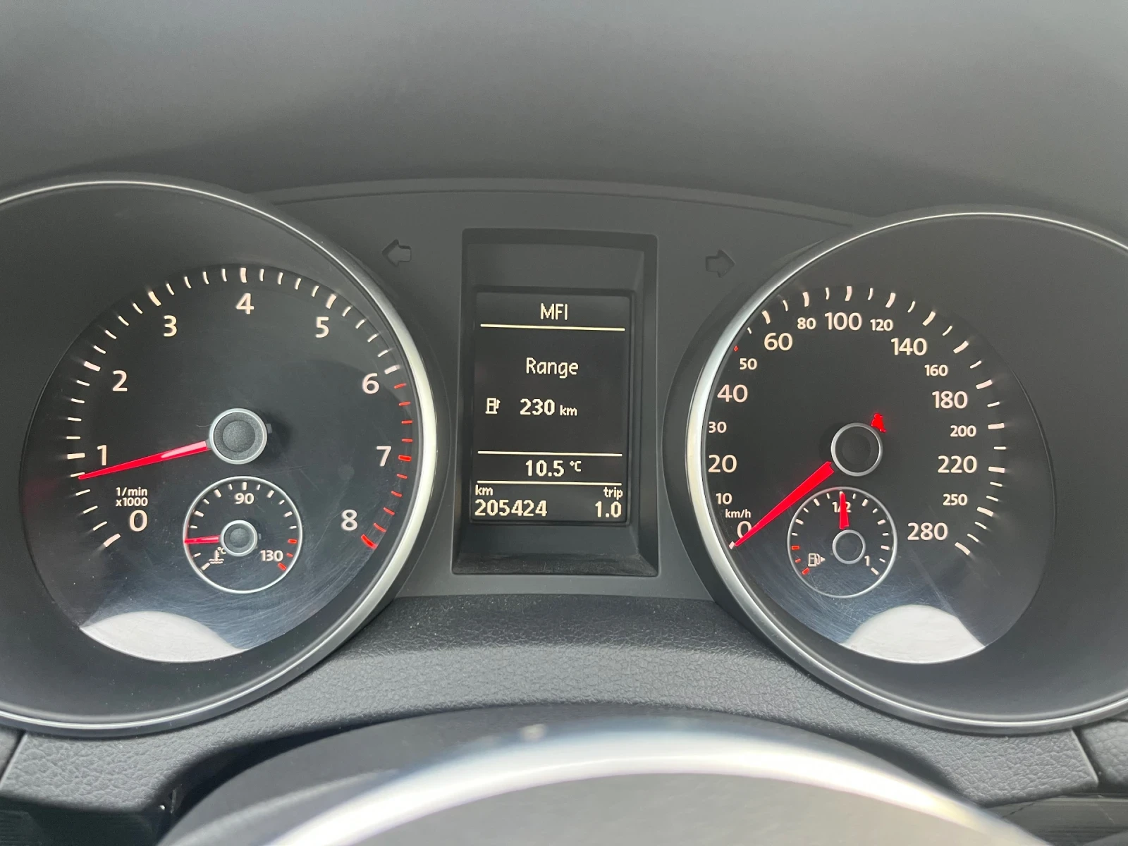 VW Golf 2.0T - GTI - XENON - SWISS, снимка 14 - Автомобили и джипове - 53933236