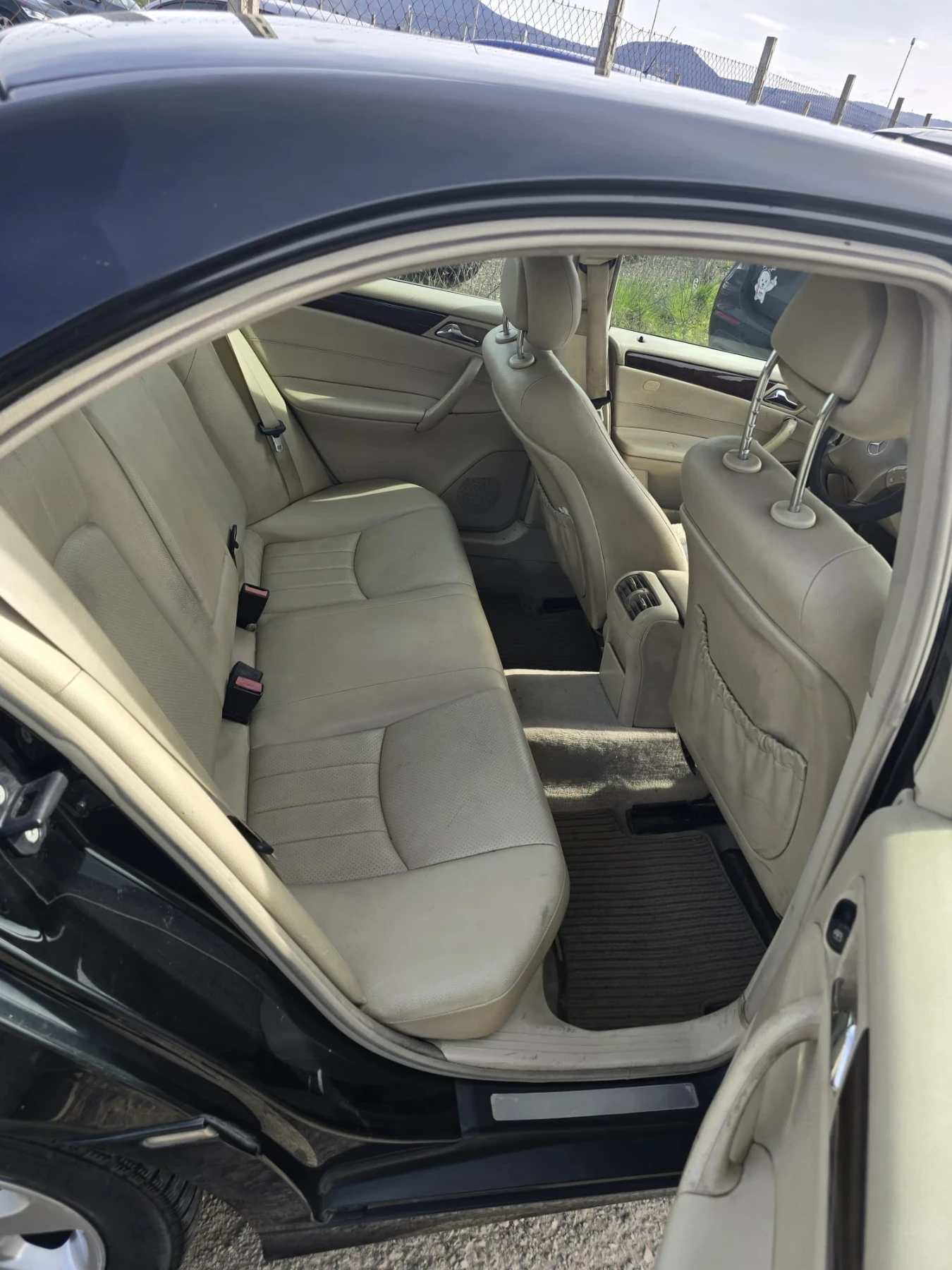 Mercedes-Benz C 200, снимка 4 - Автомобили и джипове - 53956731