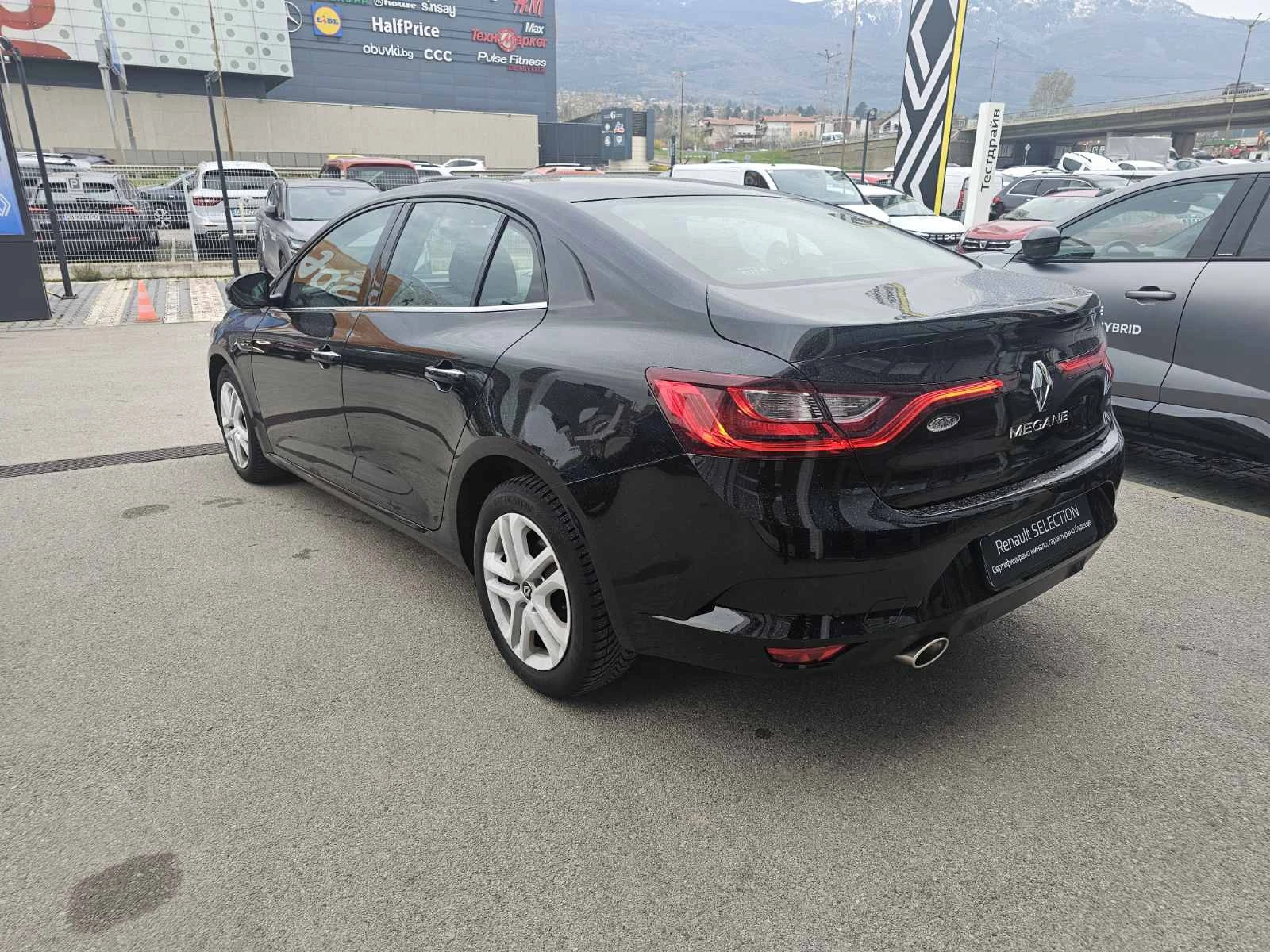 Renault Megane 1.3 TCe 140, снимка 4 - Автомобили и джипове - 54228444