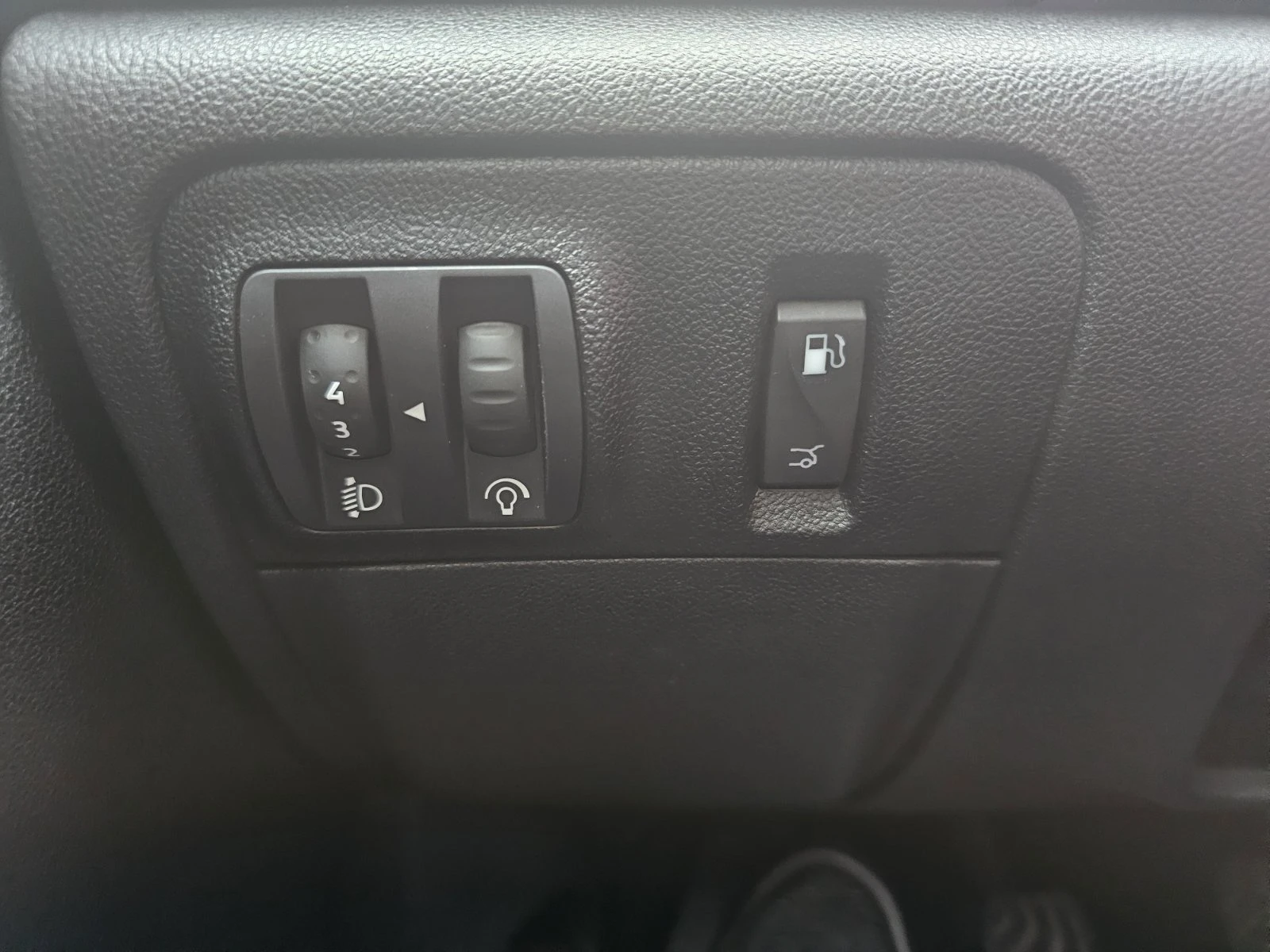 Renault Megane 1.3 TCe 140, снимка 11 - Автомобили и джипове - 54228444