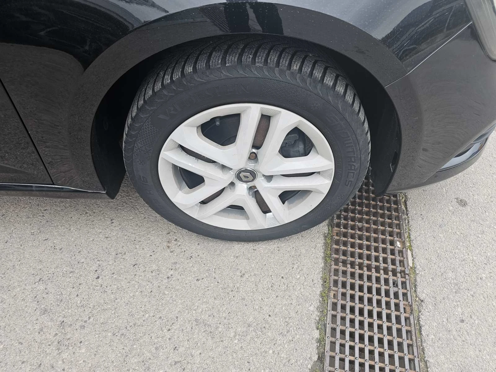 Renault Megane 1.3 TCe 140, снимка 15 - Автомобили и джипове - 54228444