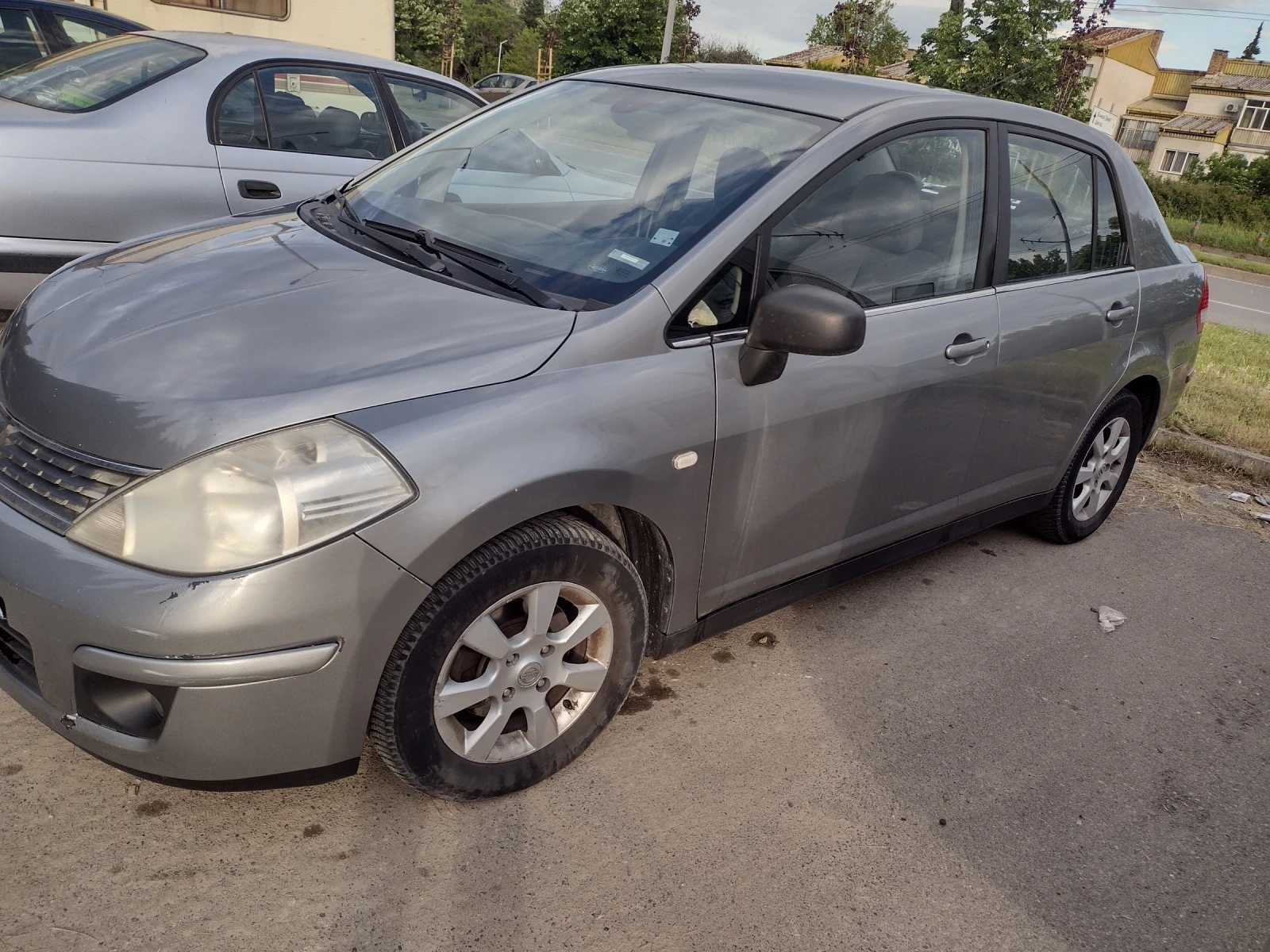 Nissan Tiida, снимка 7 - Автомобили и джипове - 54384262