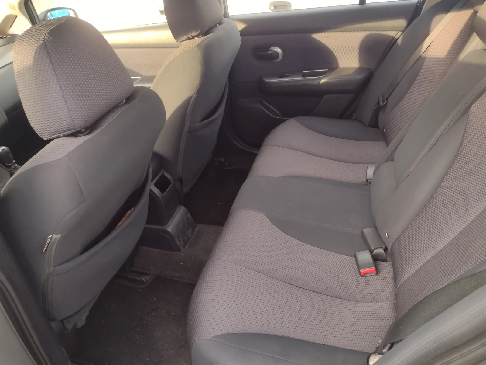 Nissan Tiida, снимка 5 - Автомобили и джипове - 54384262