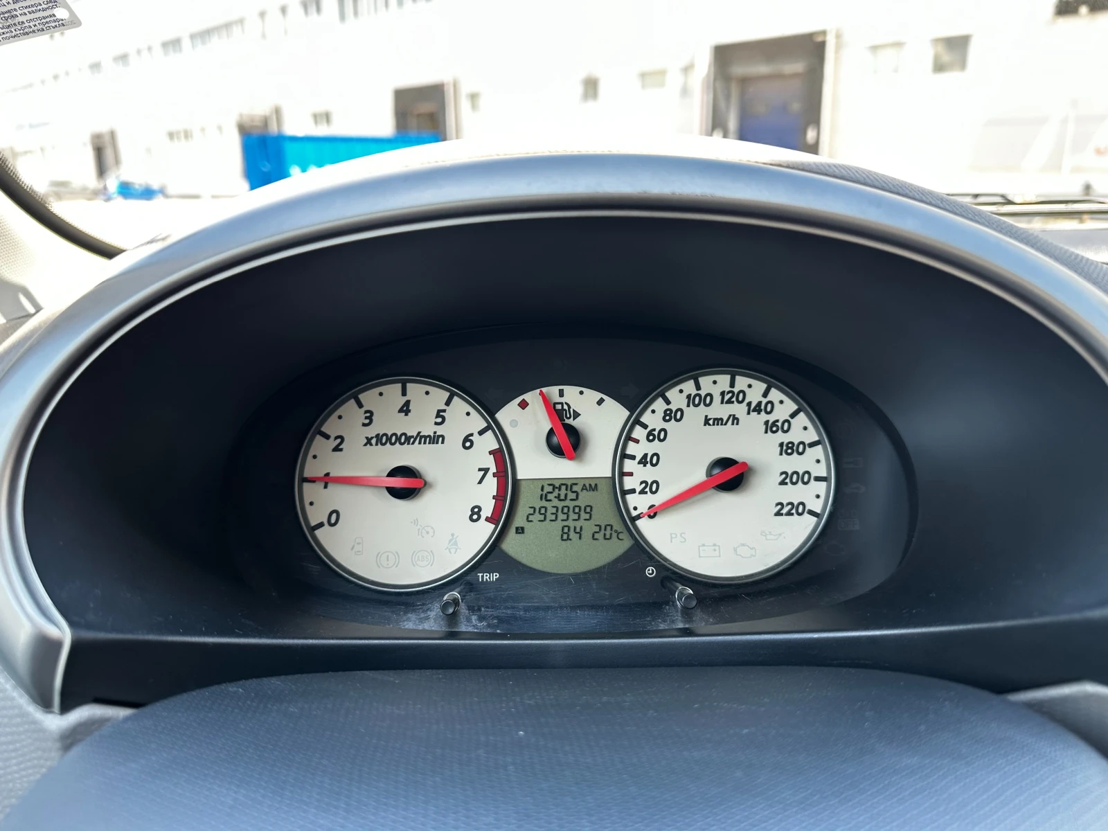 Nissan Micra 1.4i 88 к.с. , снимка 15 - Автомобили и джипове - 54835299