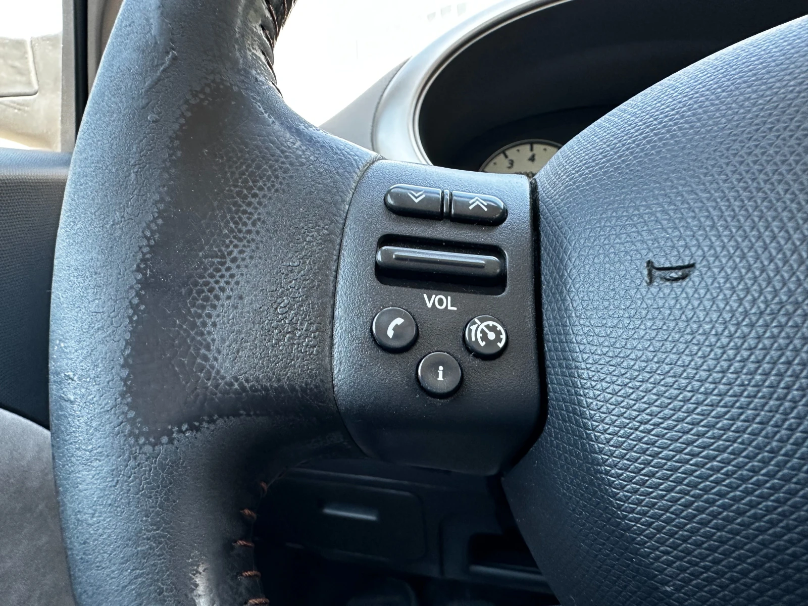 Nissan Micra 1.4i 88 к.с. , снимка 16 - Автомобили и джипове - 54835299