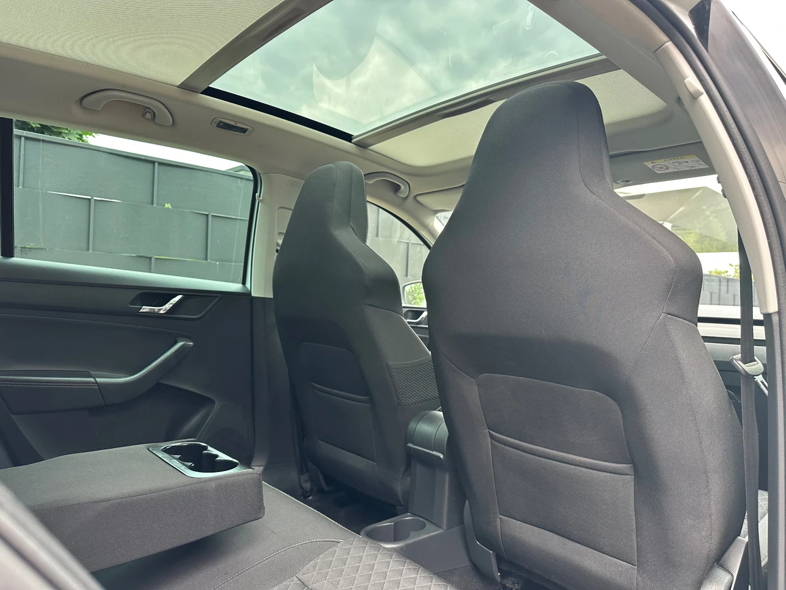 Skoda Rapid БЕНЗИН-АВТОМАТИК, снимка 13 - Автомобили и джипове - 55349916