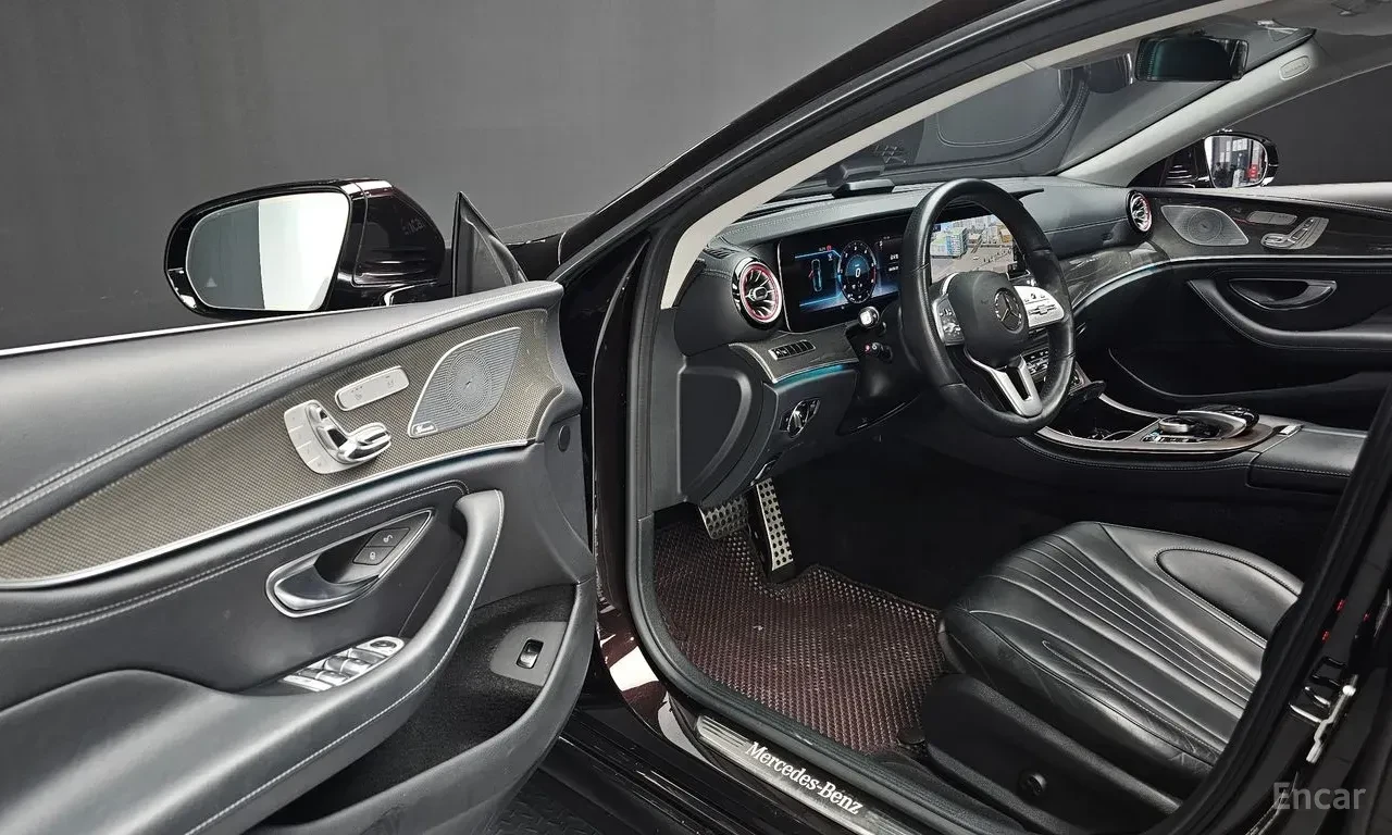 Mercedes-Benz CLS 300 AMG* LINE* BURMESTER* ХЕДЪП* 360КАМЕРА* LANE* ASSI, снимка 6 - Автомобили и джипове - 55695167