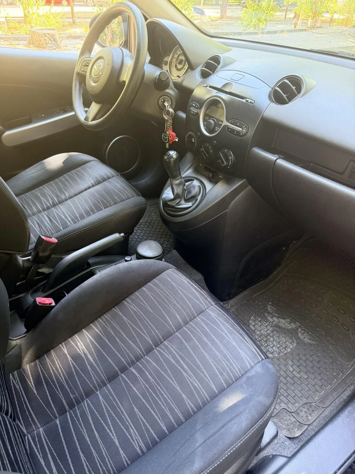 Mazda 2, снимка 4 - Автомобили и джипове - 55752791