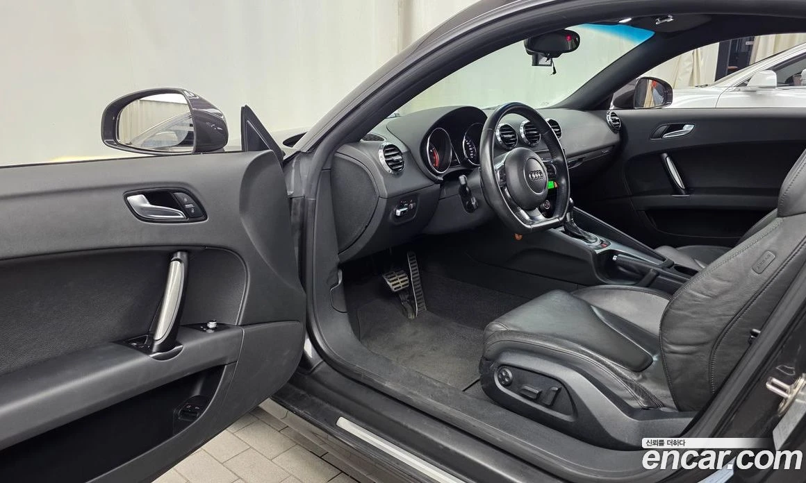 Audi Tt Coupe 2.0 TFSI Quattro 8J, снимка 8 - Автомобили и джипове - 56122118