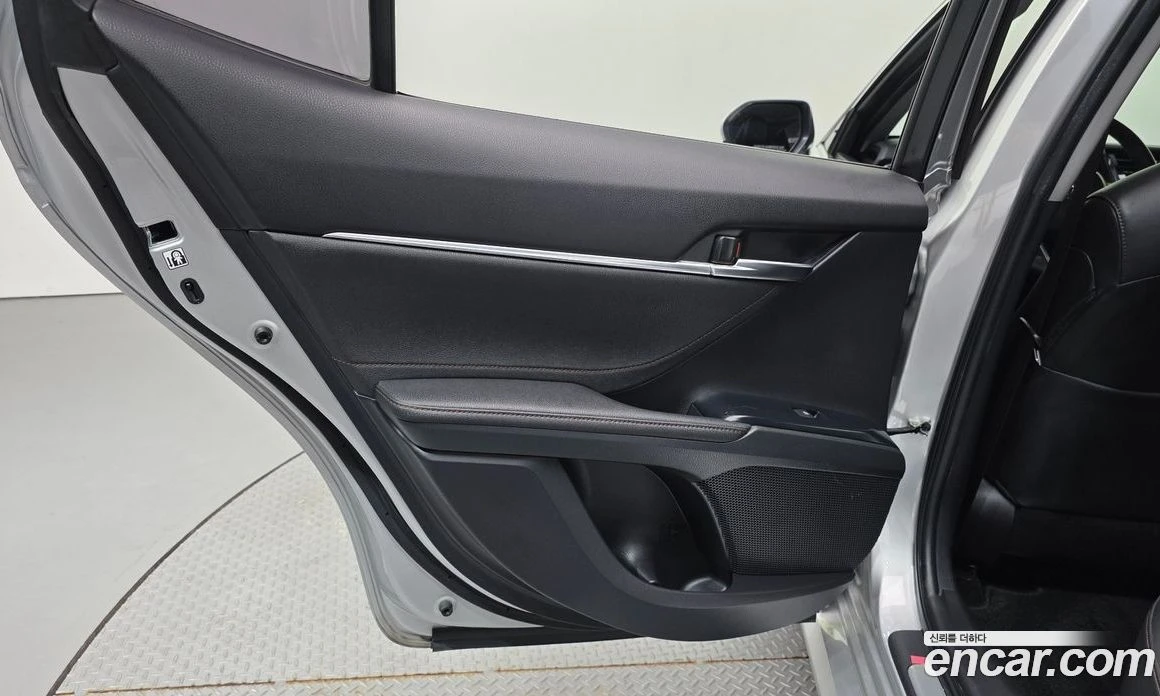 Toyota Camry 2.5, снимка 15 - Автомобили и джипове - 56123293